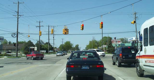 Modern installation in Michigan with Left and right turn arrows.